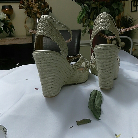 Lucky Brand wedge sandal - Picture 3 of 7